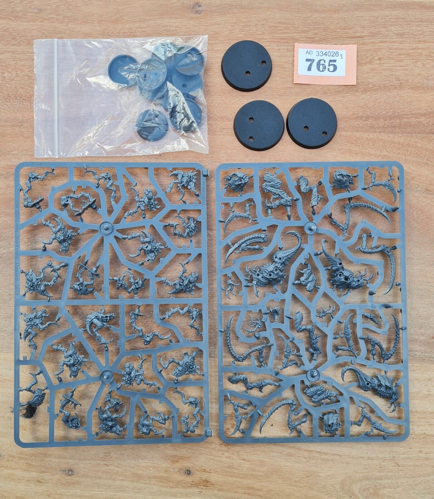 Warhammer 40k Tyranid Von Ryan's Leaper + Neurogaunts New On Sprue