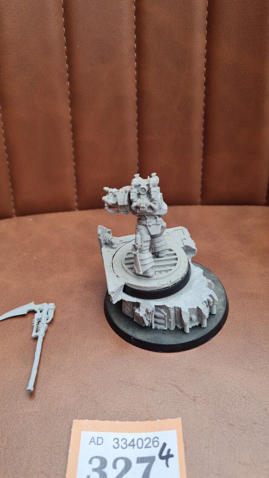 Warhammer 30k Forgeworld Typhus Missing Right Arm But Has Scythe Hand