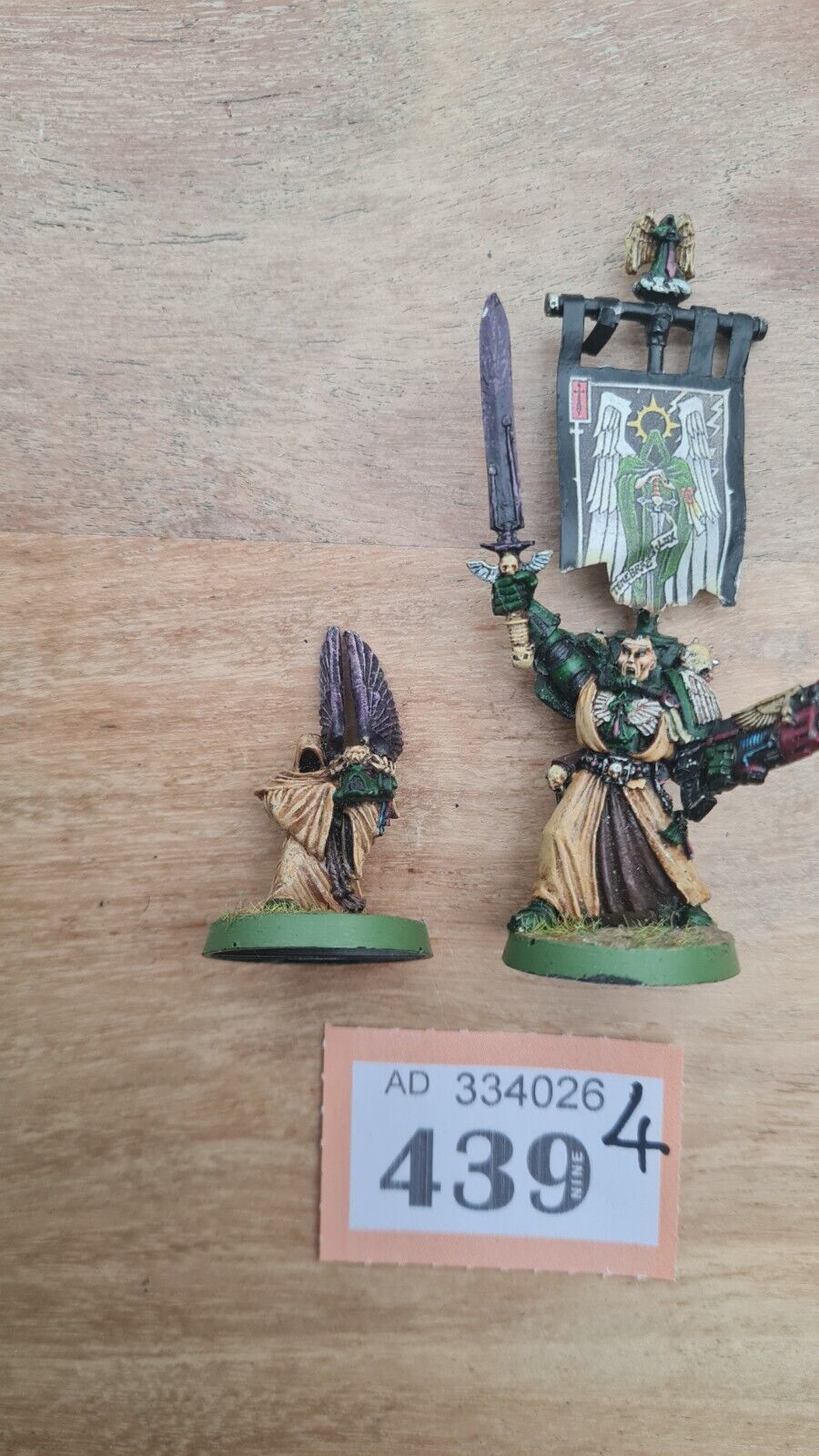 Warhammer 40k Dark Angel Azreal And Helmet Bearer