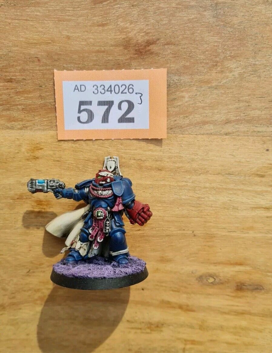 Warhammer 40k Space Marine Primaris Captain With Powerfist