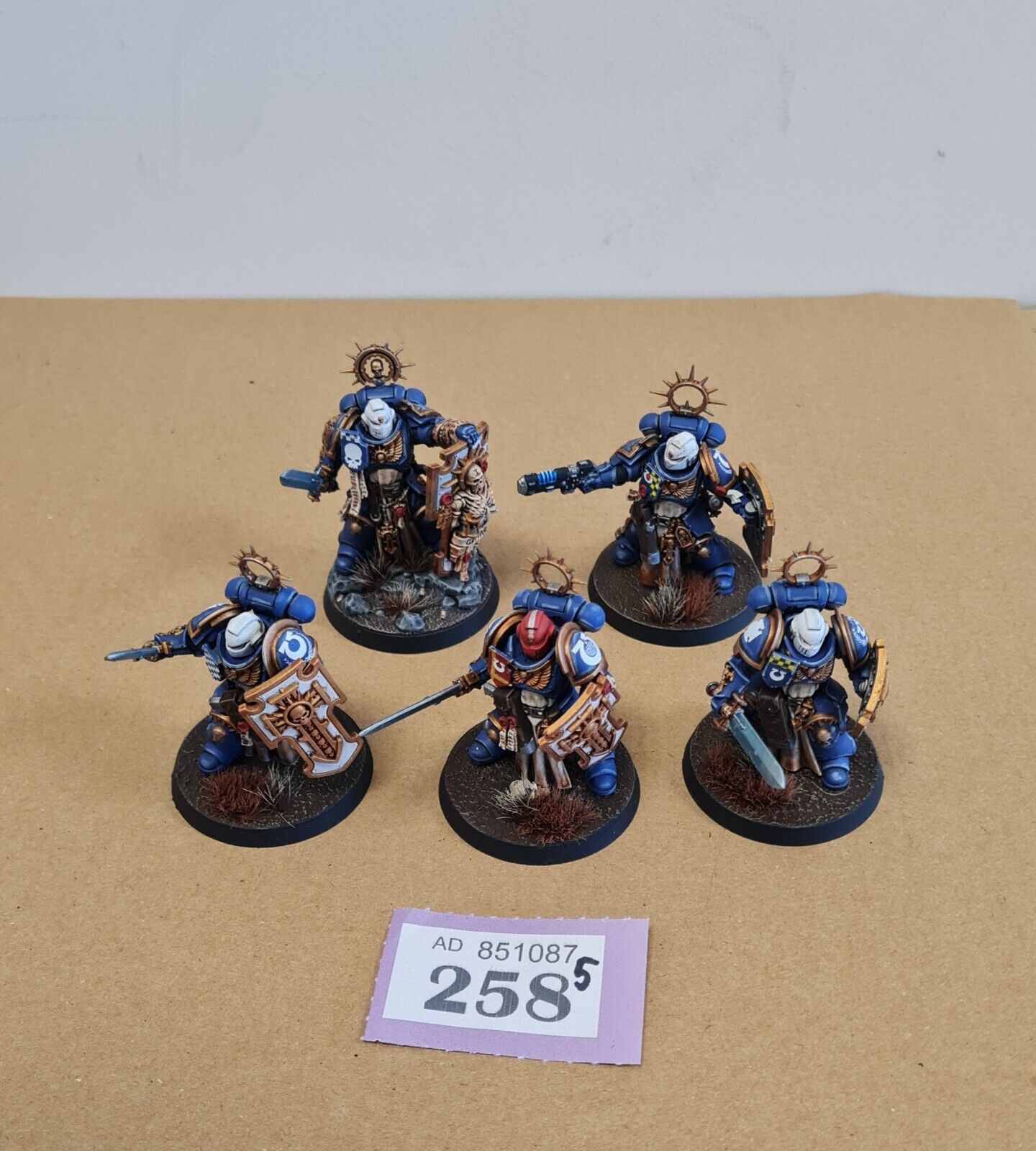 Warhammer 40k Space Marine Csptain + Lieutenant + Bladeguards Well Painted