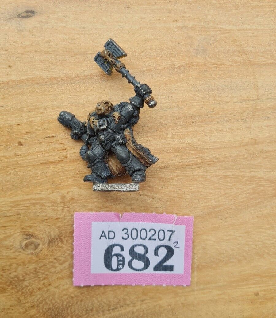 Warhammer 40k Space Wolf Chaplain Metal