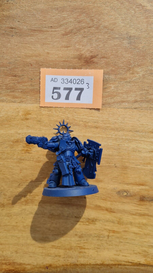 Warhammer 40k Space Marine Lieutenant With Stormshield