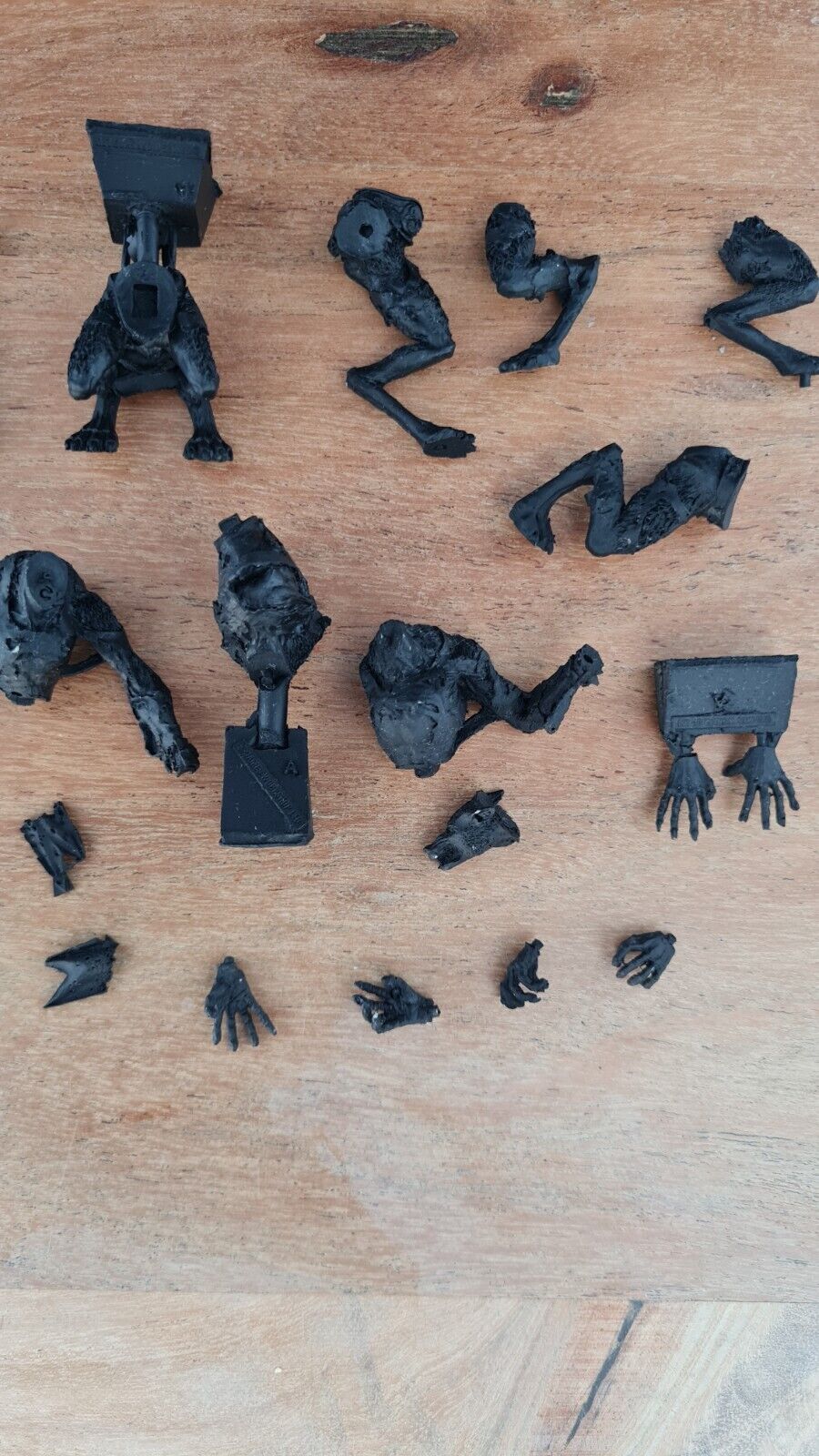 Warhammer Forgeworld Skin Wolves Missing 2 Heads