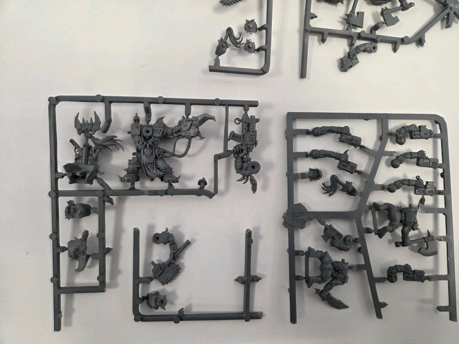 Warhammer 40k Ork Warboss + 17 Choppa Boyz Black Reach