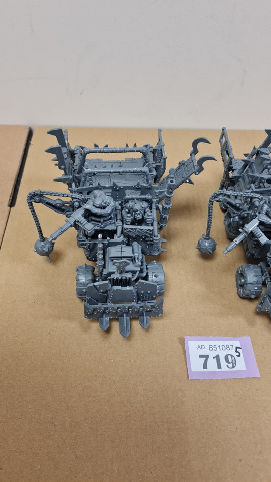 Warhammer 40k Ork Trukks X 2